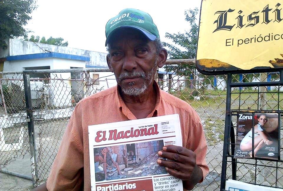 Apolinar Cruz, alias Pin, un enamorado de la libertad que se gana la vida vendiendo periódicos